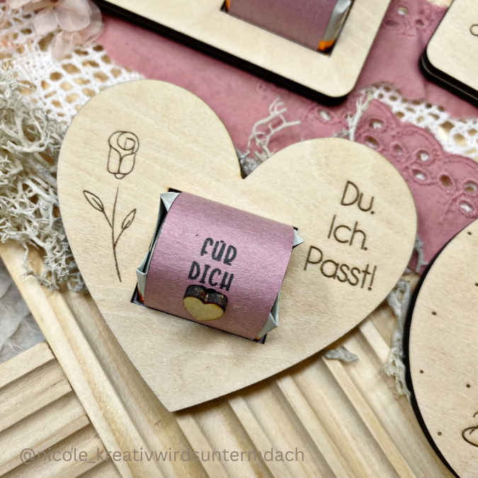 9 Designs verschiedene Anlässe Halter für Küsschen Schokolade als Gastgeschenk kleines Mitbringsel Dankeschön Gute Besserung Freundin Freunde SVG Laser Datei – Bild 7