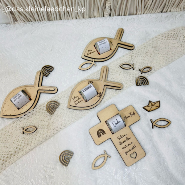 4 Designs kirchliche Anlässe Taufe Konfirmation Kommunion Firmung Halter für Küsschen Schokolade als Gastgeschenk kleines Mitgebsel Dankeschön Tischkarten Namenskarten SVG Laser Datei – Bild 15