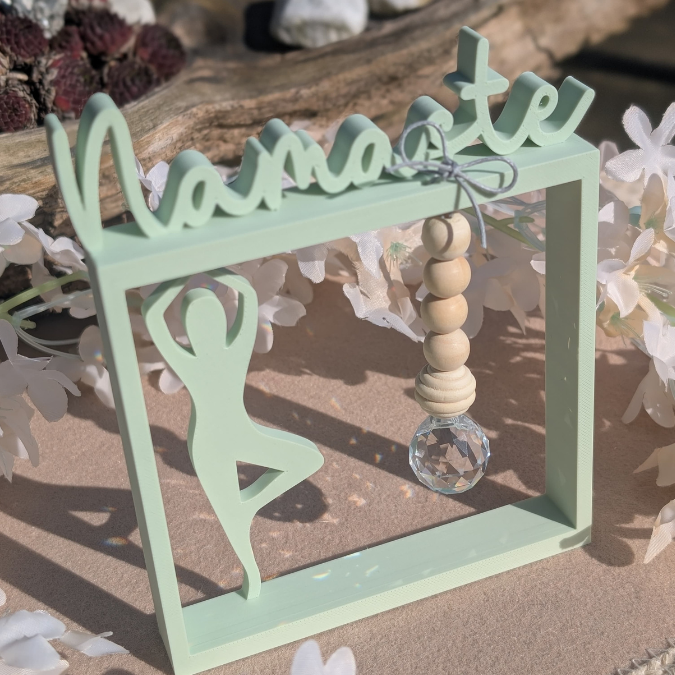 3D Druck Datei STL NAMASTE Sonnenfänger Aufsteller Statement 3D-Druck Datei – Bild 6