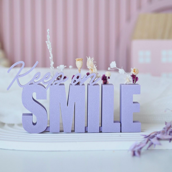 STL 3D Druck Datei Geschenkidee Schriftzug Keep on smile mit Löchern für Blumen 3D-Druck Datei – Bild 4