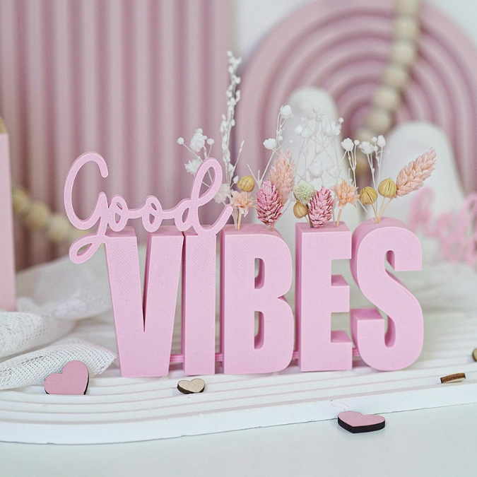 STL 3D Druck Datei Geschenkidee Schriftzug Good vibes mit Löchern für Blumen 3D Druck Datei – Bild 5