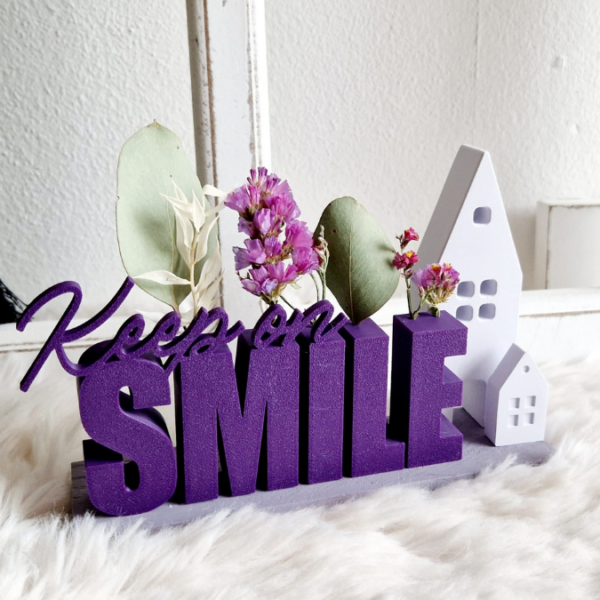 STL 3D Druck Datei Geschenkidee Schriftzug Keep on smile mit Löchern für Blumen 3D-Druck Datei – Bild 3