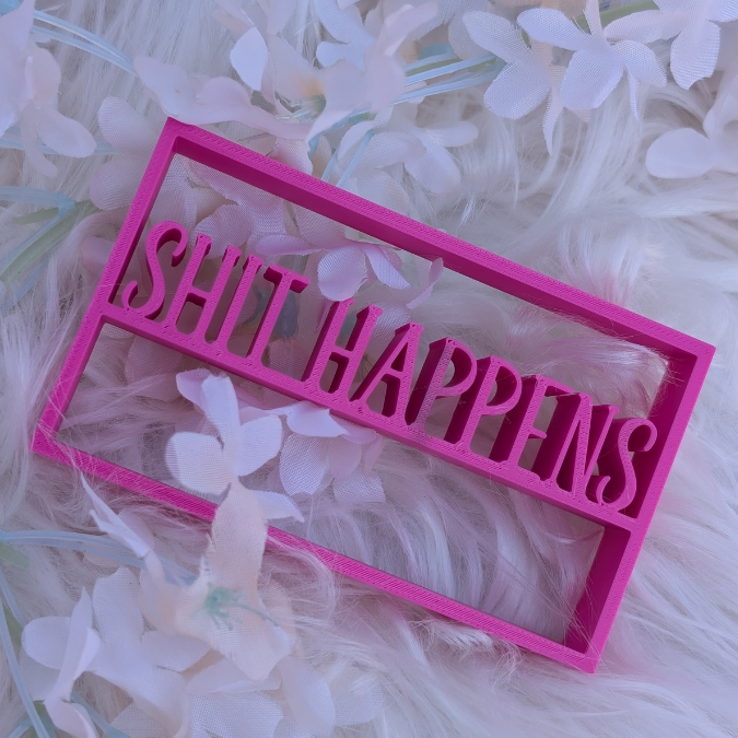 STL 3D Druck Datei Schild Statement Shit happens Aufsteller Toilette Gäste Wc Bad 3DDruck Datei – Bild 3