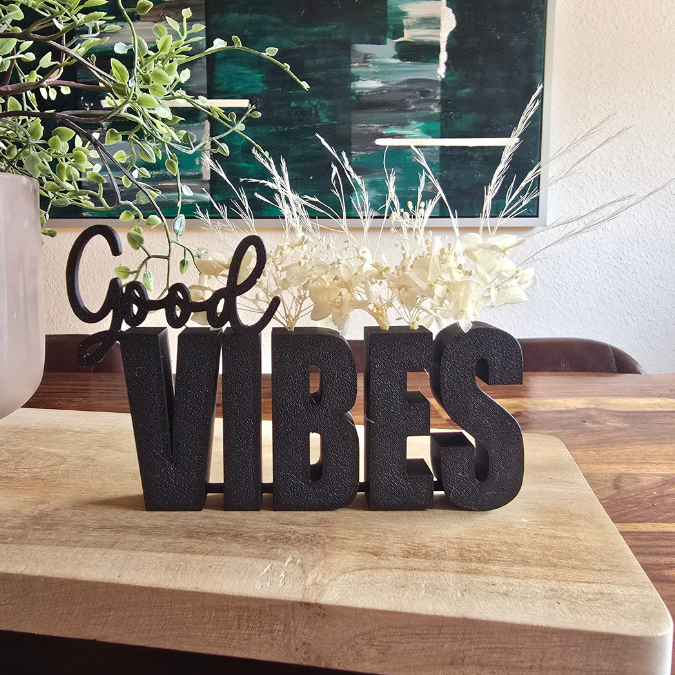 STL 3D Druck Datei Geschenkidee Schriftzug Good vibes mit Löchern für Blumen 3D Druck Datei – Bild 2