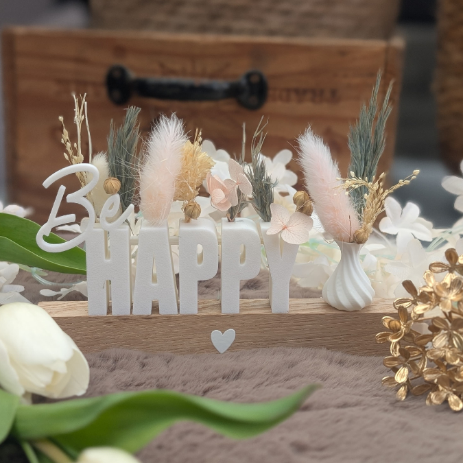 STL 3D Druck Datei Geschenkidee Schriftzug Be happy mit Löchern für Blumen 3D Druck Datei – Bild 4