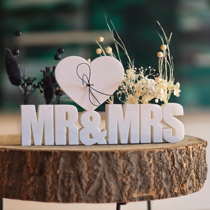 STL 3D Druck Datei Hochzeit Schriftzug Mr & Mrs mit Löchern für Blumen und Platz für Geldgeschenk 3D Druck Datei – Bild 3