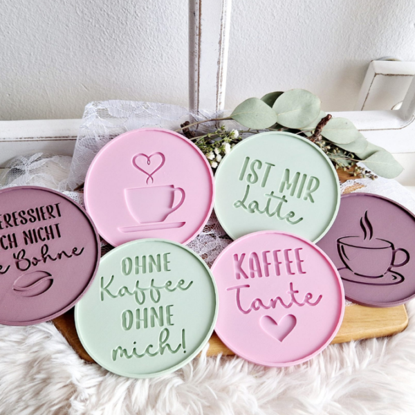 STL 3D-Druck Datei 6er Set Untersetzer Kaffee Dekoteller Kaffeetablett Kaffeeliebe Kaffeetante Kaffeetasse 3D Geschenkidee 3D-Datei – Bild 13