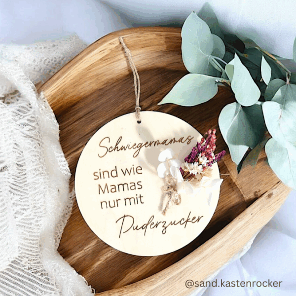 SVG Laserdatei Holzscheiben Oma Schwiegermama Schwiegermutter mit Puderzucker Muttertag Mutterliebe Wanddeko Gravur SVG Datei – Bild 2