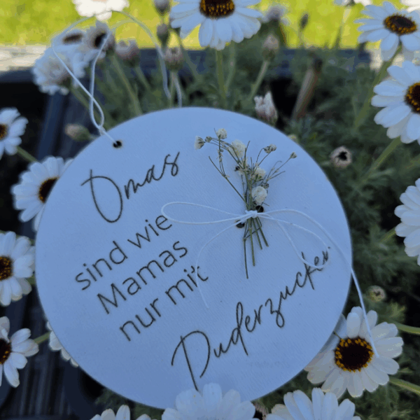 SVG Laserdatei Holzscheiben Oma Schwiegermama Schwiegermutter mit Puderzucker Muttertag Mutterliebe Wanddeko Gravur SVG Datei – Bild 6