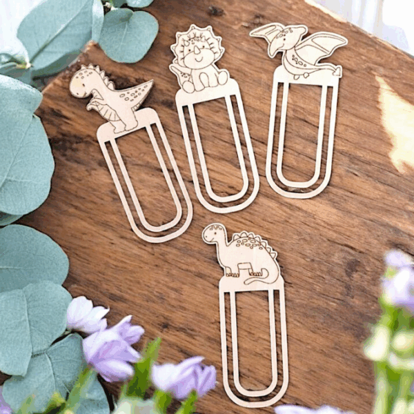 SVG Laserdatei Schulkind Einschulung 4 Designs Lesezeichen Dinos Dinosaurier Schulstart Lesen Gescheinkidee Junge Mädchen SVG Datei – Bild 10