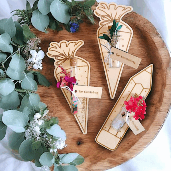 SVG Laserdatei Schulkind Einschulung Halter für Lolli Lutscher Geldgeschenke Schultüte Stift Gescheinkidee Junge Mädchen SVG Datei – Bild 17