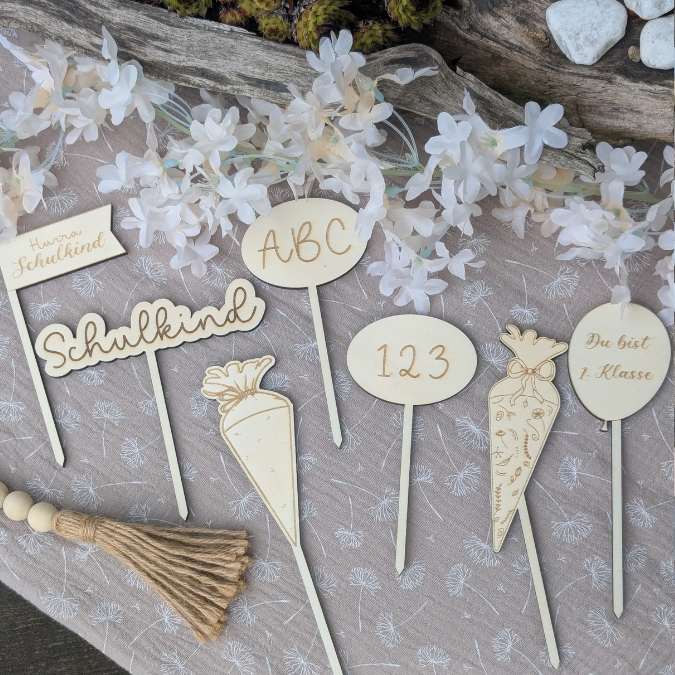 SVG Laserdatei Schulkind Einschulung 12er Set Caketopper Pflanzenstecker Gescheinkidee Junge Mädchen SVG Datei – Bild 3