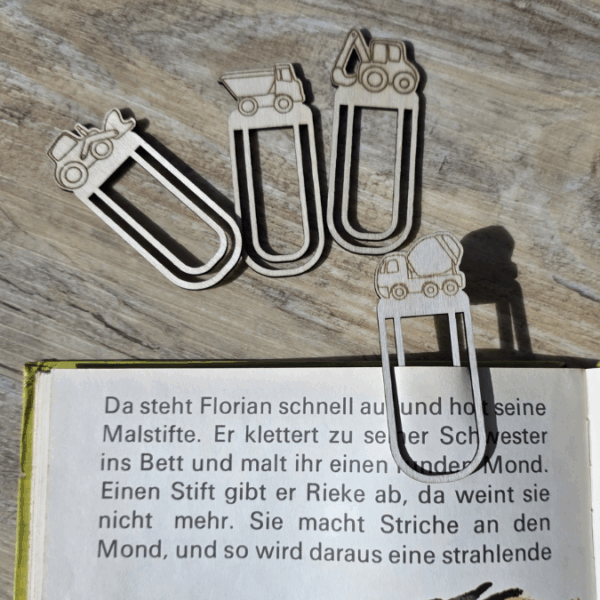 SVG Laserdatei Schulkind Einschulung 4 Designs Lesezeichen Baustelle Bagger Autos Schulstart Lesen Gescheinkidee Junge Mädchen SVG Datei – Bild 7