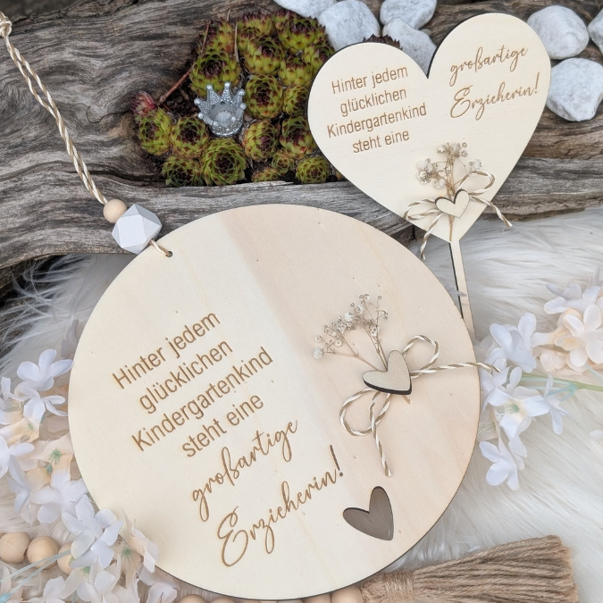 SVG Laserdatei 2er Set Holzscheibe Pflanzenstecker Geschenkscheibe Erzieherin Abschied Kindergarten SVG Datei – Bild 16