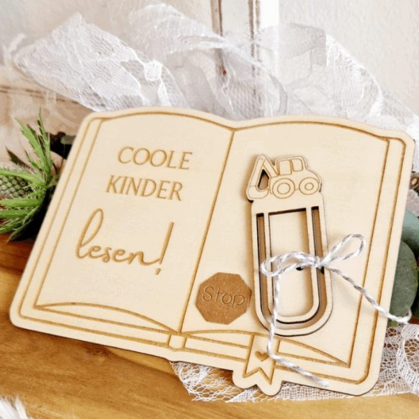 SVG Laserdatei Schulkind Einschulung 4 Designs Lesezeichen Baustelle Bagger Autos Schulstart Lesen Gescheinkidee Junge Mädchen SVG Datei – Bild 6