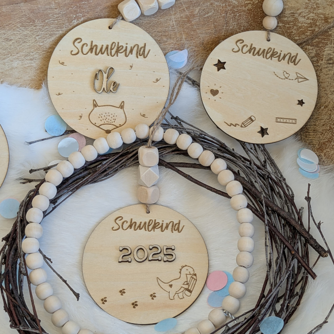 SVG Laserdatei Schulkind Einschulung Anhänger für Schulranzen Schultasche 6 Designs personalisierbar Gescheinkidee Junge Mädchen SVG Datei – Bild 12
