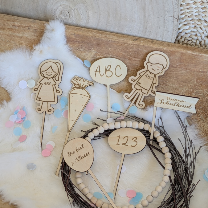 SVG Laserdatei Schulkind Einschulung 12er Set Caketopper Pflanzenstecker Gescheinkidee Junge Mädchen SVG Datei – Bild 10