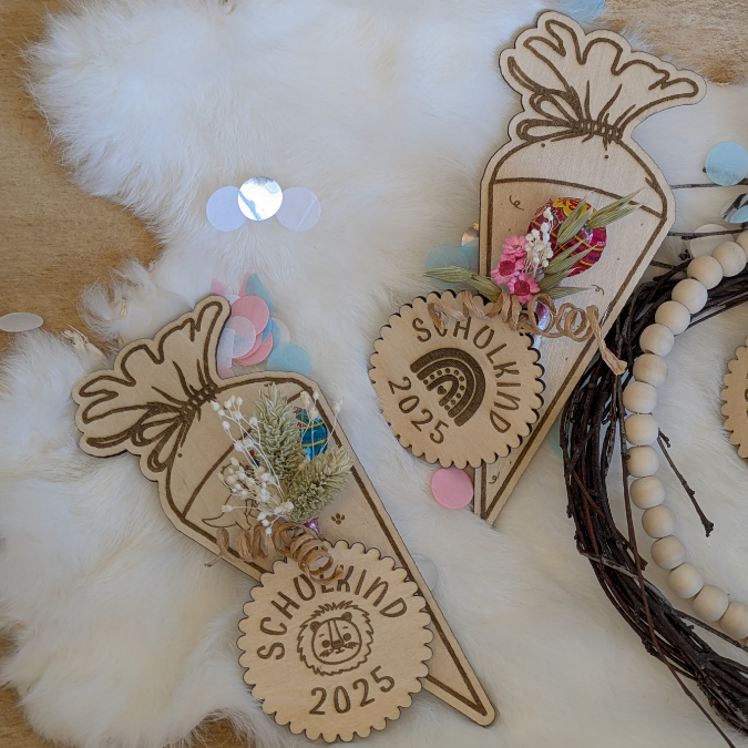 SVG Laserdatei Schulkind Einschulung Halter für Lolli Lutscher Geldgeschenke Schultüte Stift Gescheinkidee Junge Mädchen SVG Datei – Bild 12