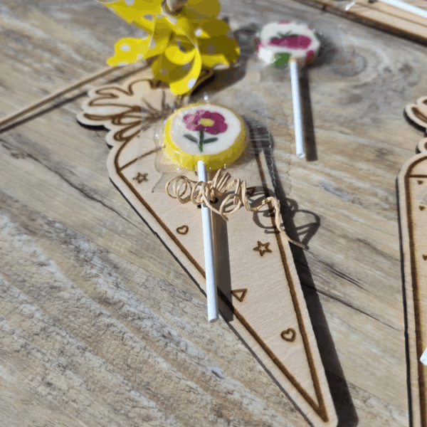 SVG Laserdatei Schulkind Einschulung Halter für Lolli Lutscher Geldgeschenke Schultüte Stift Gescheinkidee Junge Mädchen SVG Datei – Bild 4