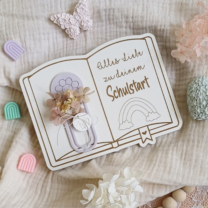 SVG Laserdatei Schulkind Einschulung 7 Designs + Gravuren Halter für Lesezeichen und Kleinigkeiten Schulstart Lesen Gescheinkidee SVG Datei – Bild 28