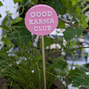 STL 3D Druck Datei Gartenstecker UND Schild zum aufhängen "Good Karma Club" Statement Beetstecker Pflanzenstecker für 8mm & 10mm Stäbe Bambu