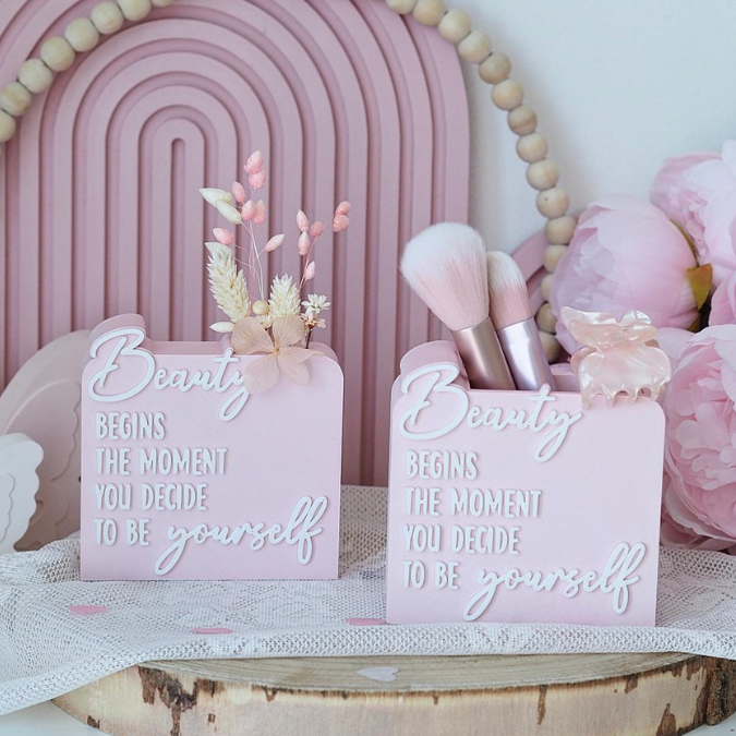 3D Druck Datei STL 3er Set Kosmetikpinsel Halter & Aufsteller "Beauty begins the moment you decide to be yourself" Frauen Geschenkidee Deko – Bild 11