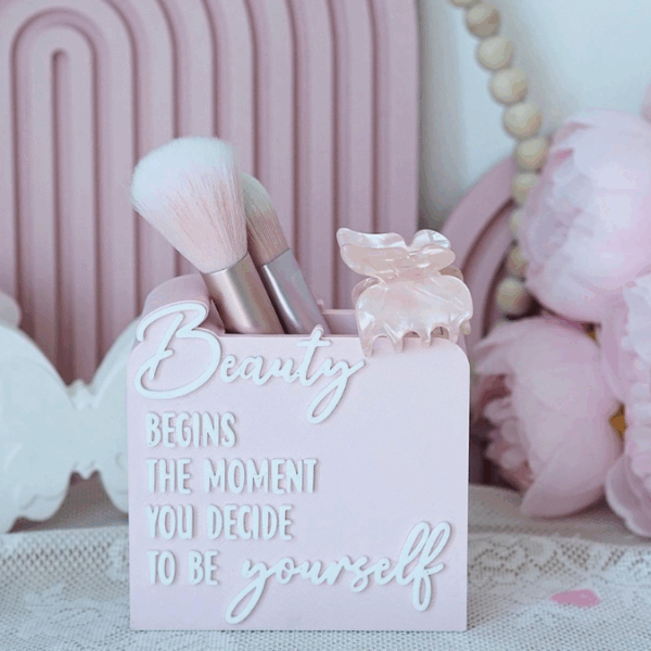 3D Druck Datei STL 3er Set Kosmetikpinsel Halter & Aufsteller "Beauty begins the moment you decide to be yourself" Frauen Geschenkidee Deko – Bild 3