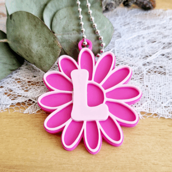3D Druck Datei STL Freundin Schlüsselanhänger inkl Blanko Blumen Blume A-Z Alphabet Namen Freundschaft 3D-Druck Datei Blümchen für Bambu Studio – Bild 8
