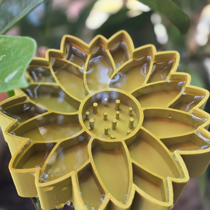 STL 3D Druck Datei Insektentränke Blume in 2 Größen jeweils für 8mm und 10mm Stäbe Bienentränke Schmetterlingtränke Garten Beet Blumentopf 3D-Druck Datei – Bild 10