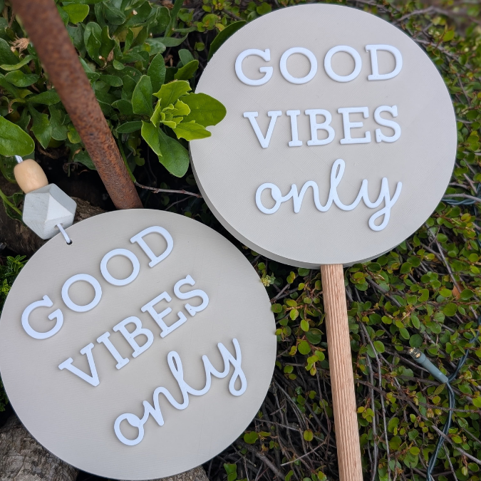 STL 3D Druck Datei Gartenstecker UND Schild zum aufhängen "Good vibes only" Statement Beetstecker Pflanzenstecker für 8mm & 10mm Stäbe Bambu – Bild 4