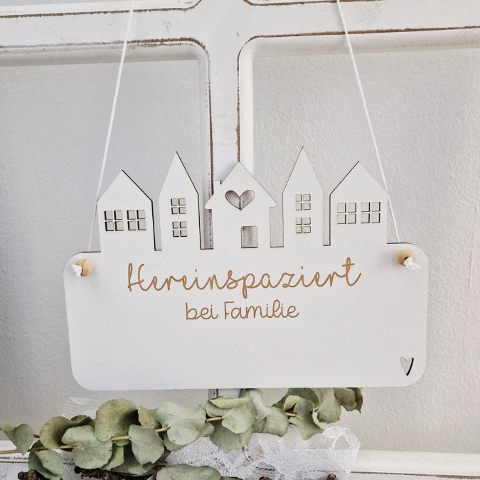 SVG Laserdatei 4 Designs Tütschild Aufhänger Hereinspaziert Tür Deko Wanddeko Willkommen Häuser personalisierbar SVG Datei – Bild 8