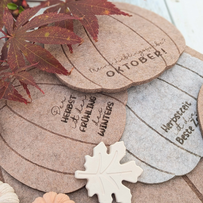 SVG Laser Datei Gravur Herbstbundle Herbst Quotes Herbstverliebt Herbstliebe Herbstdatei Laserdatei Plotterdatei Herbstsprüche Herbstspruch – Bild 4