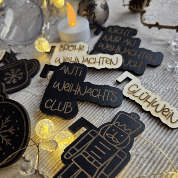 30Designs SVG Laserdatei 6 Glasanhänger Glasmarkierer Anhänger für Gläser und Tassen Weihnachten Silvester Winter Anti-Weihnachten SVG-Datei – Bild 6