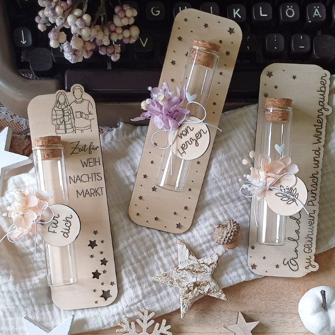 SVG Laserdatei 8 Designs Verpackung für Weihnachtsmarkt Gutscheine Weihnachten Geschenkidee Zeit statt Zeug Winter inkl Anhänger SVG Datei Einladung – Bild 28