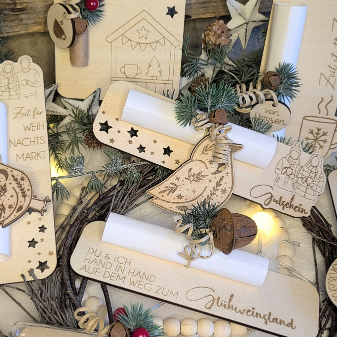 SVG Laserdatei 8 Designs Verpackung für Weihnachtsmarkt Gutscheine Weihnachten Geschenkidee Zeit statt Zeug Winter inkl Anhänger SVG Datei Einladung – Bild 33