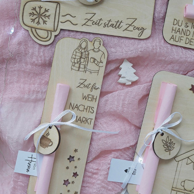 SVG Laserdatei 8 Designs Verpackung für Weihnachtsmarkt Gutscheine Weihnachten Geschenkidee Zeit statt Zeug Winter inkl Anhänger SVG Datei Einladung – Bild 13