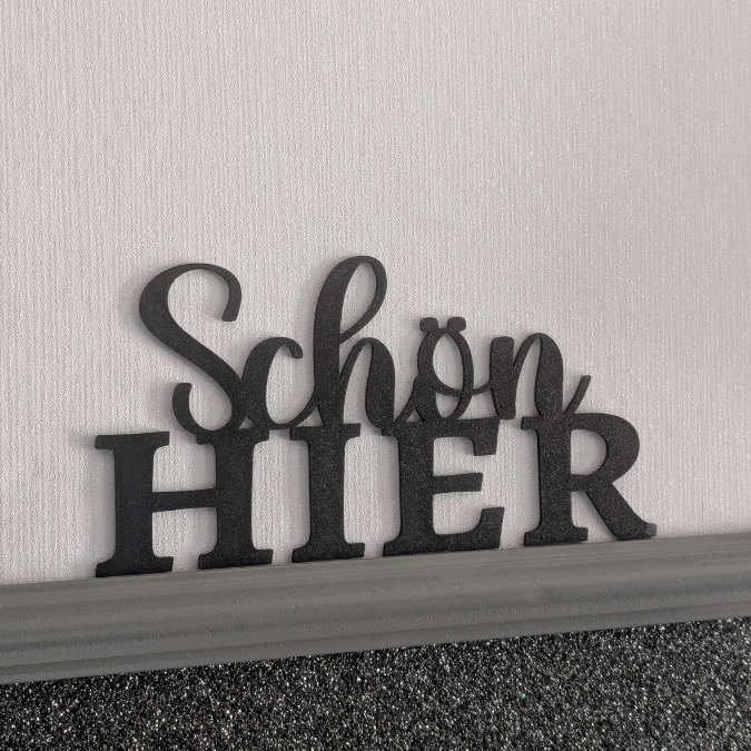 STL 3D Druck Datei Aufsteller Schriftzug Statement "Schön hier" 3D-Druck Datei – Bild 9