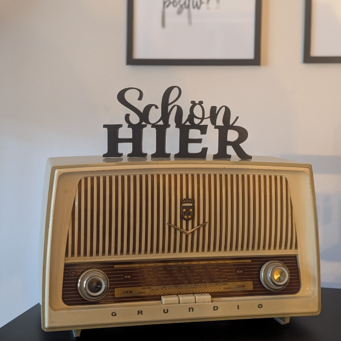 STL 3D Druck Datei Aufsteller Schriftzug Statement "Schön hier" 3D-Druck Datei