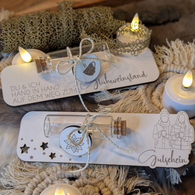 SVG Laserdatei 8 Designs Verpackung für Weihnachtsmarkt Gutscheine Weihnachten Geschenkidee Zeit statt Zeug Winter inkl Anhänger SVG Datei Einladung – Bild 35