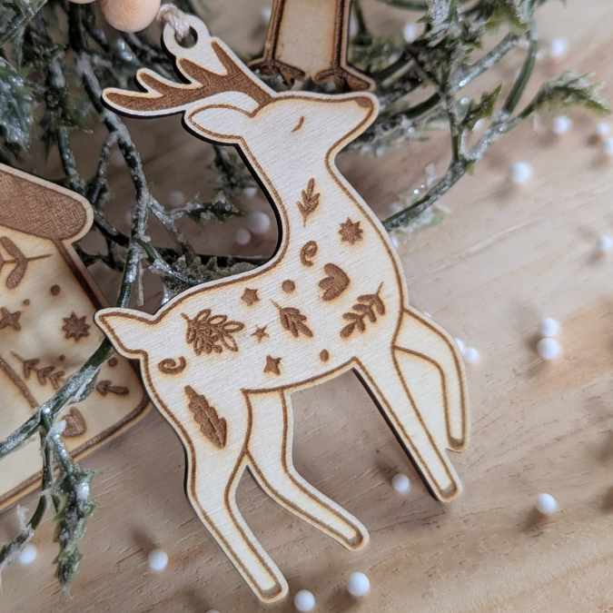 SVG Laserdatei Wintermagie Skandi Anhänger und füllbar mit Geld od Blumen Weihnachten kleines Mitbringsel SVG Datei Reh Hirsch Haus Floral – Bild 9