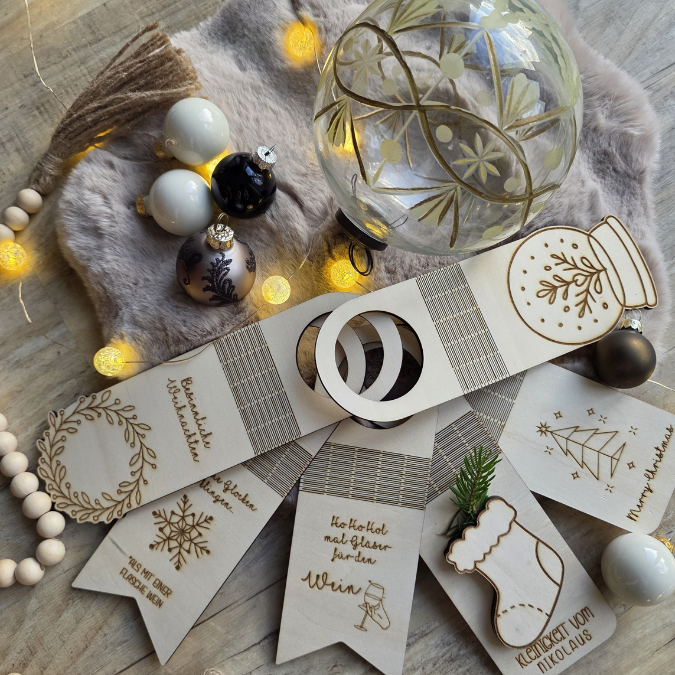 14 Designs SVG Laserdatei Weihnachten Flaschenanhänger Weinflaschen Anhänger Weinflaschenanhänger Flexwood Flexibles Holz SVG Datei Nikolaus Christkind – Bild 7