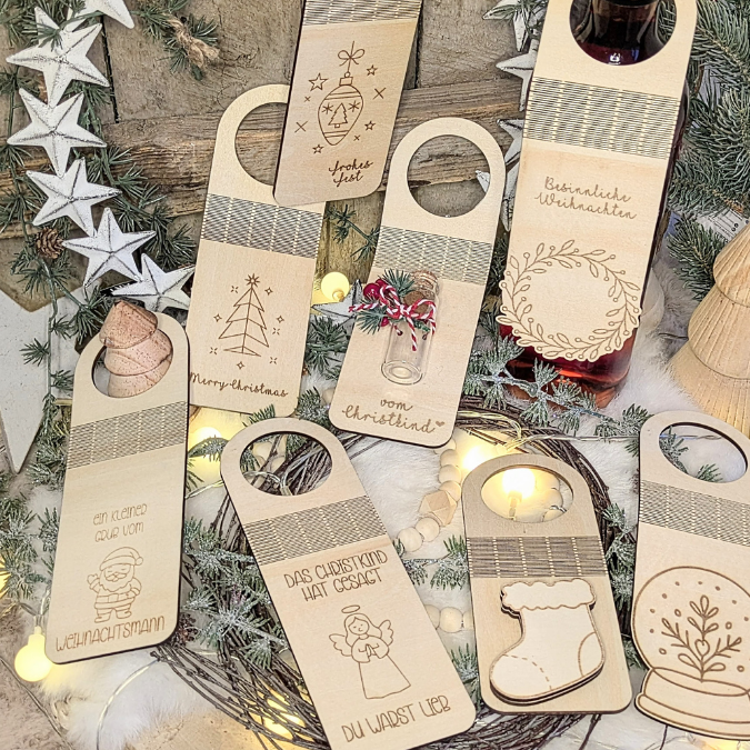 14 Designs SVG Laserdatei Weihnachten Flaschenanhänger Weinflaschen Anhänger Weinflaschenanhänger Flexwood Flexibles Holz SVG Datei Nikolaus Christkind – Bild 10