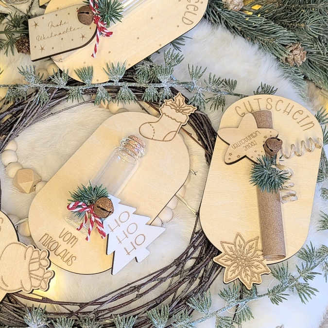 6 Designs Laserdatei Halter für Geldgeschenke, Gutscheine und Kleinigkeiten Weihnachten Nikolaus Christkind Wichtel SVG Datei inkl Gravuren – Bild 31