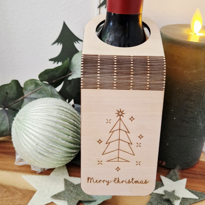 14 Designs SVG Laserdatei Weihnachten Flaschenanhänger Weinflaschen Anhänger Weinflaschenanhänger Flexwood Flexibles Holz SVG Datei Nikolaus Christkind – Bild 14