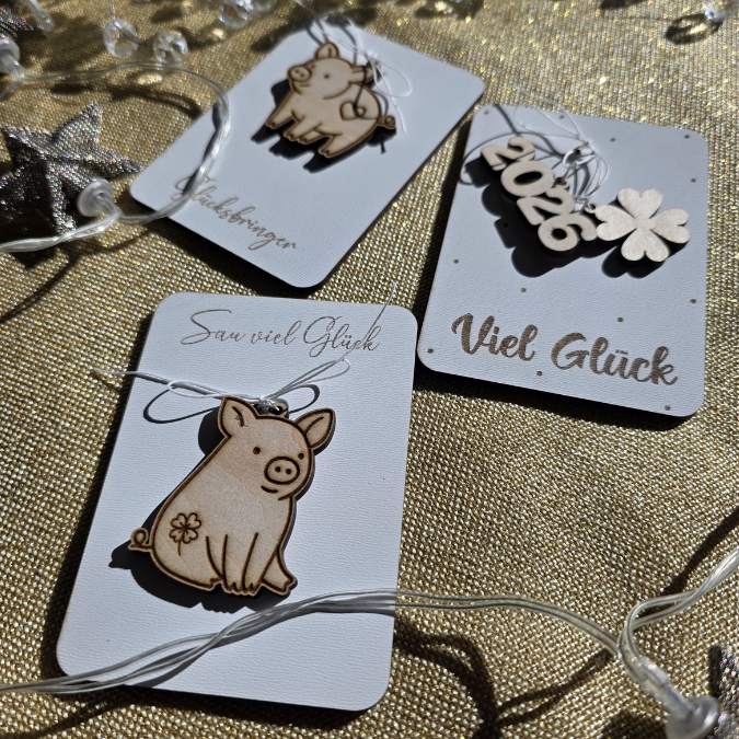 SVG Laserdatei Glücksbringer Anhänger und Karten Glücksschwein Silvester Glück Mitbringsel Silvester Neujahr Datei 2026 2027 2028 – Bild 12