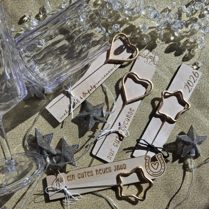 SVG Laserdatei 7 Designs plus Anhänger Wunderkerzenhalter Brett für Wunderkerzen Silvester Neujahr Jahreswechsel SVG Datei Mitbringsel Party