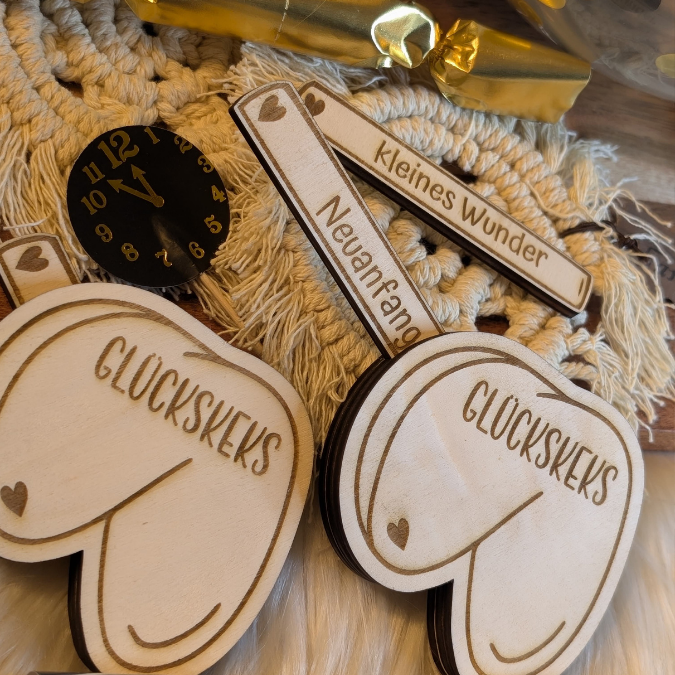SVG Laserdatei Glückskeks mit personalisierbaren Botschaften inkl PDF Mini Silvester Glück Glücksbringer Mitbringsel Silvester Neujahr Datei – Bild 16