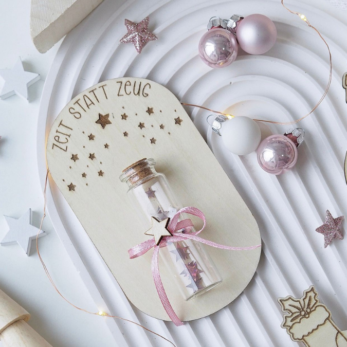 6 Designs Laserdatei Halter für Geldgeschenke, Gutscheine und Kleinigkeiten Weihnachten Nikolaus Christkind Wichtel SVG Datei inkl Gravuren – Bild 24