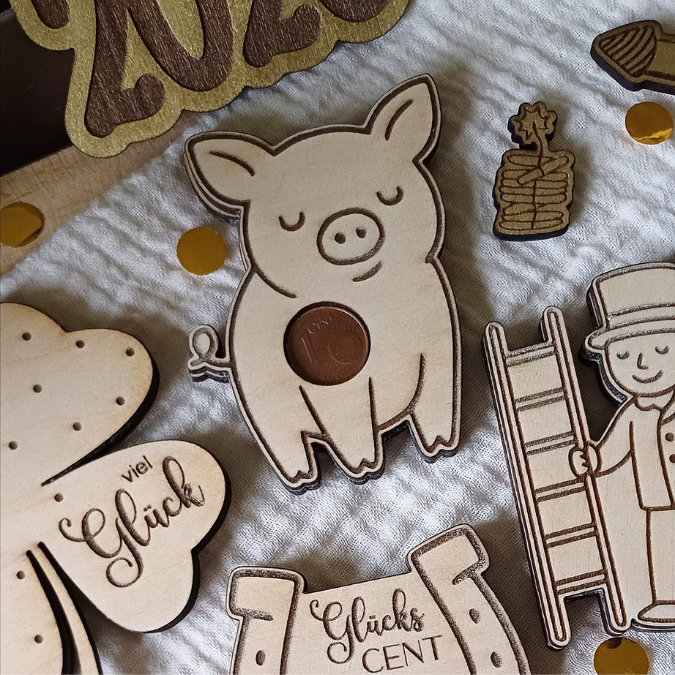 SVG Laserdatei Glückscent Halter für Centstücke 4 designs Glückspfennig Silvester Glück Glücksbringer Mitbringsel Silvester Neujahr Datei – Bild 16