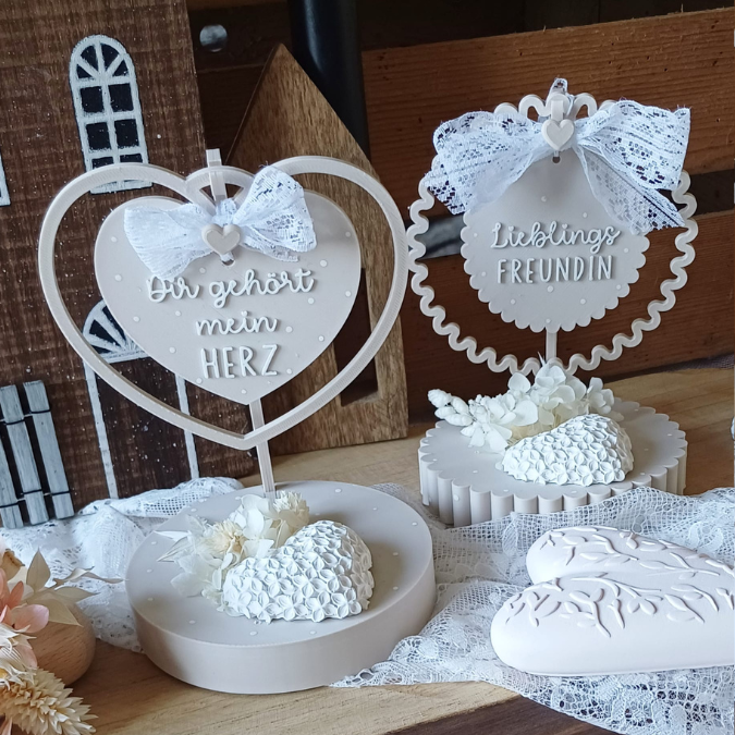STL 3D Druck Datei Aufhänger 9er Set HERZENSMENSCHEN Dekoscheiben Geschenkanhänger passend zum Ständer im Shop 3D-Druck Datei Mama Freundin – Bild 3